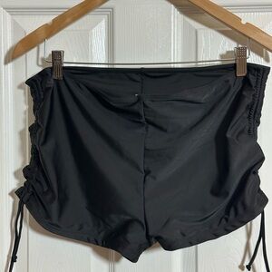 NWOT Women's Black Swim Shorts